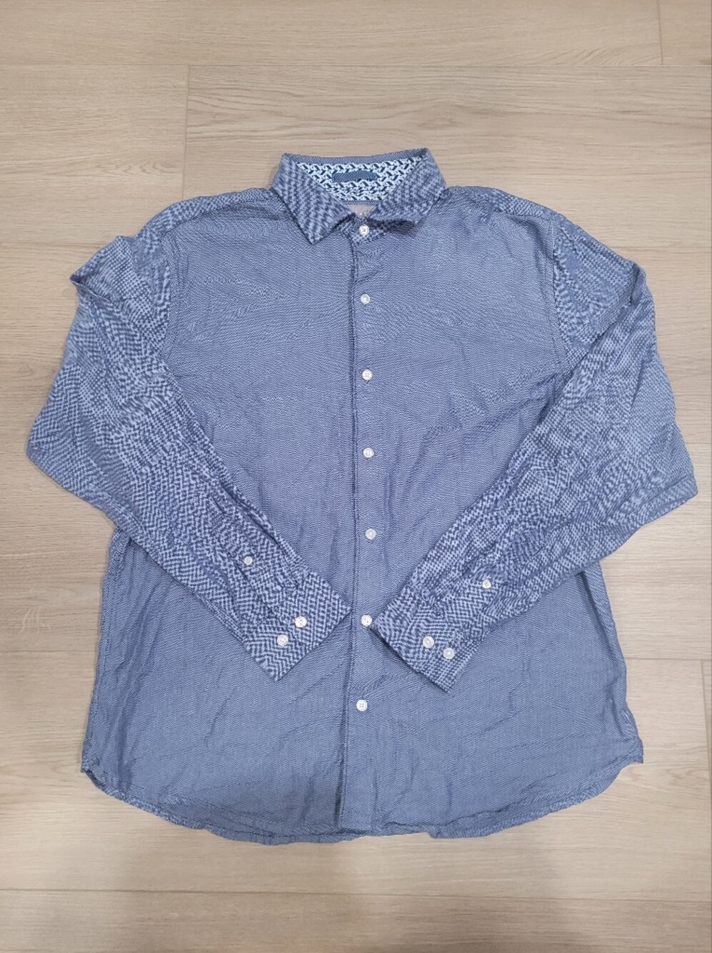 Ted Baker Men's L Classic Button-Up Shirt in Light Blue Herringbone